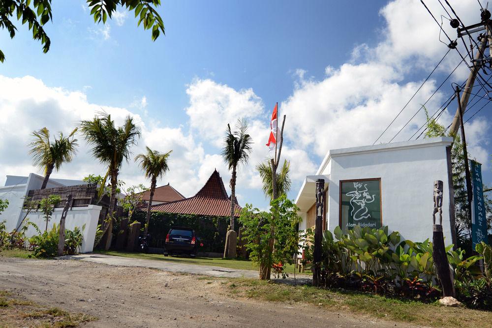 הוילה Alam Bidadari Seminyak מראה חיצוני תמונה